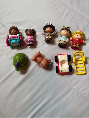 Fisher-Price Little People Multicolor Character Bundle with Accessories